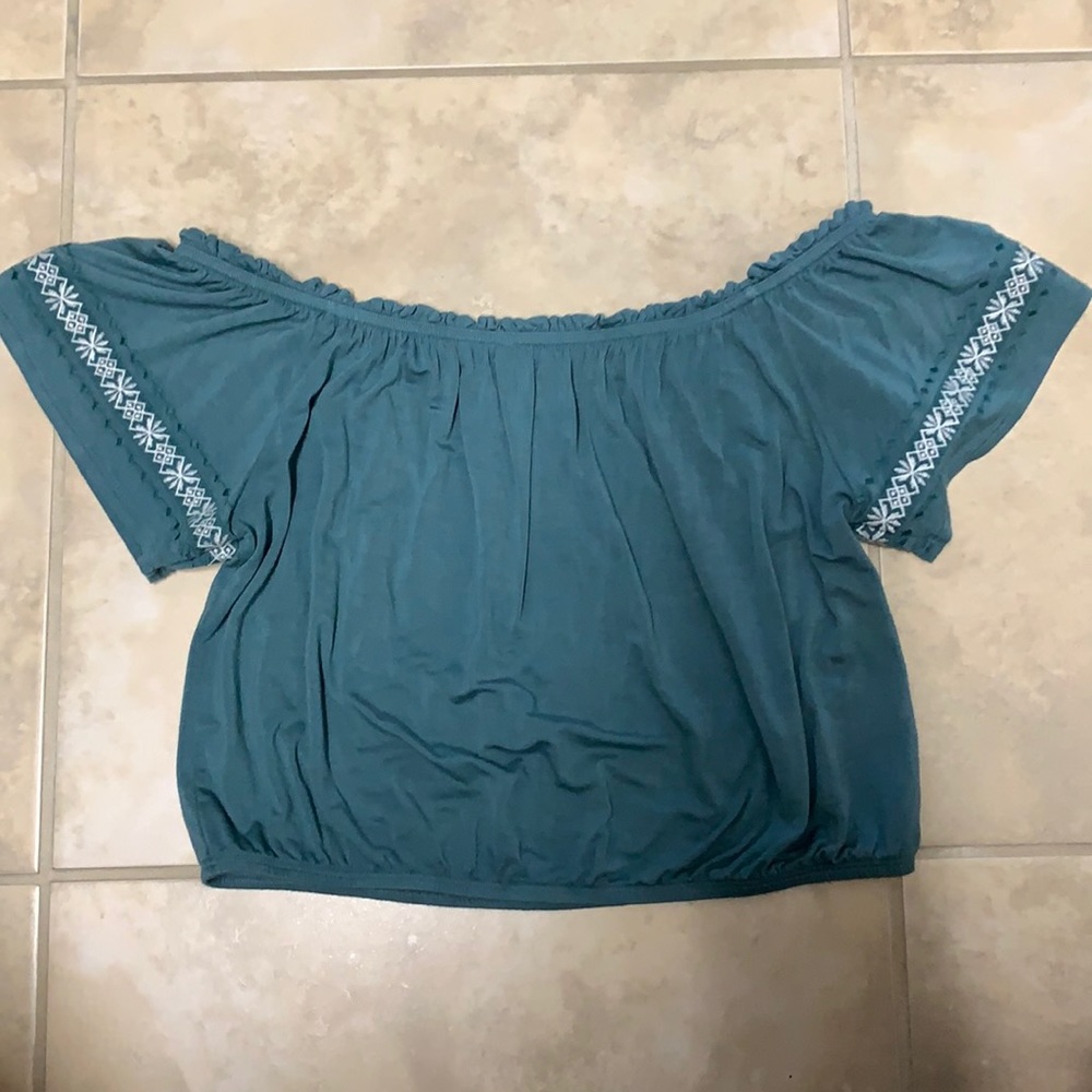 American Eagle off the shoulder top